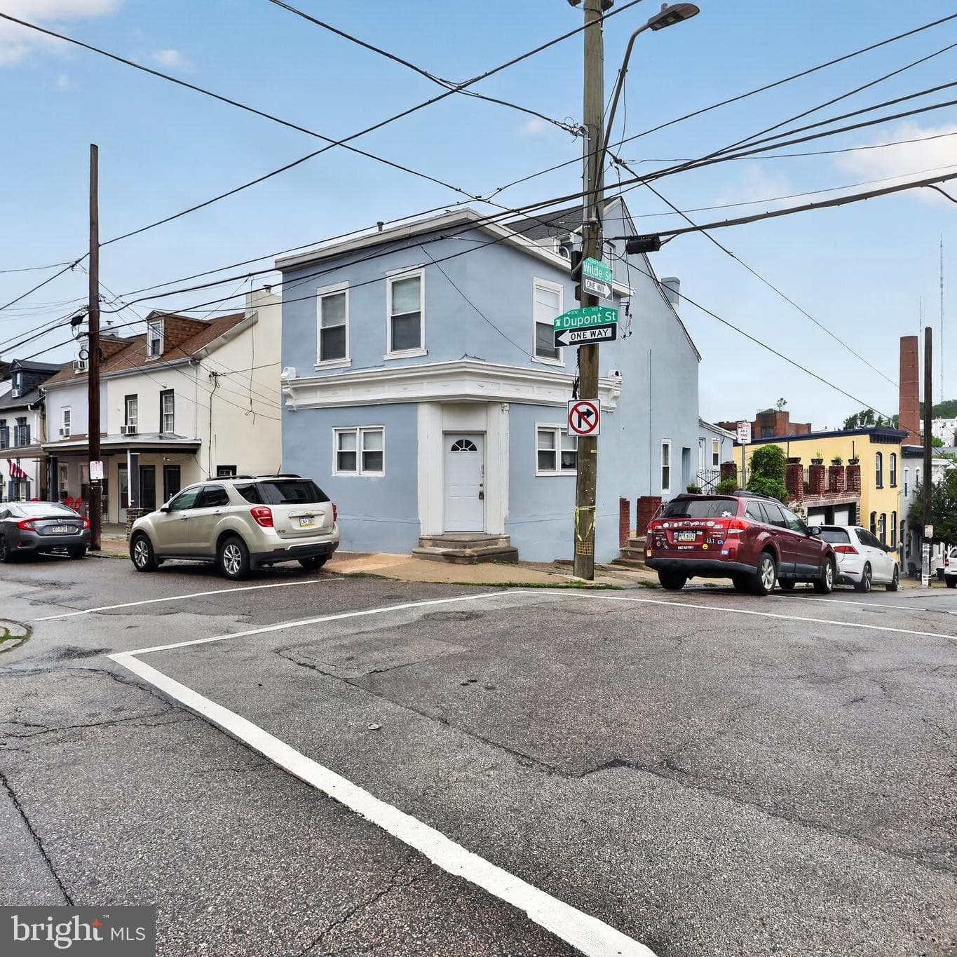 182 Dupont St