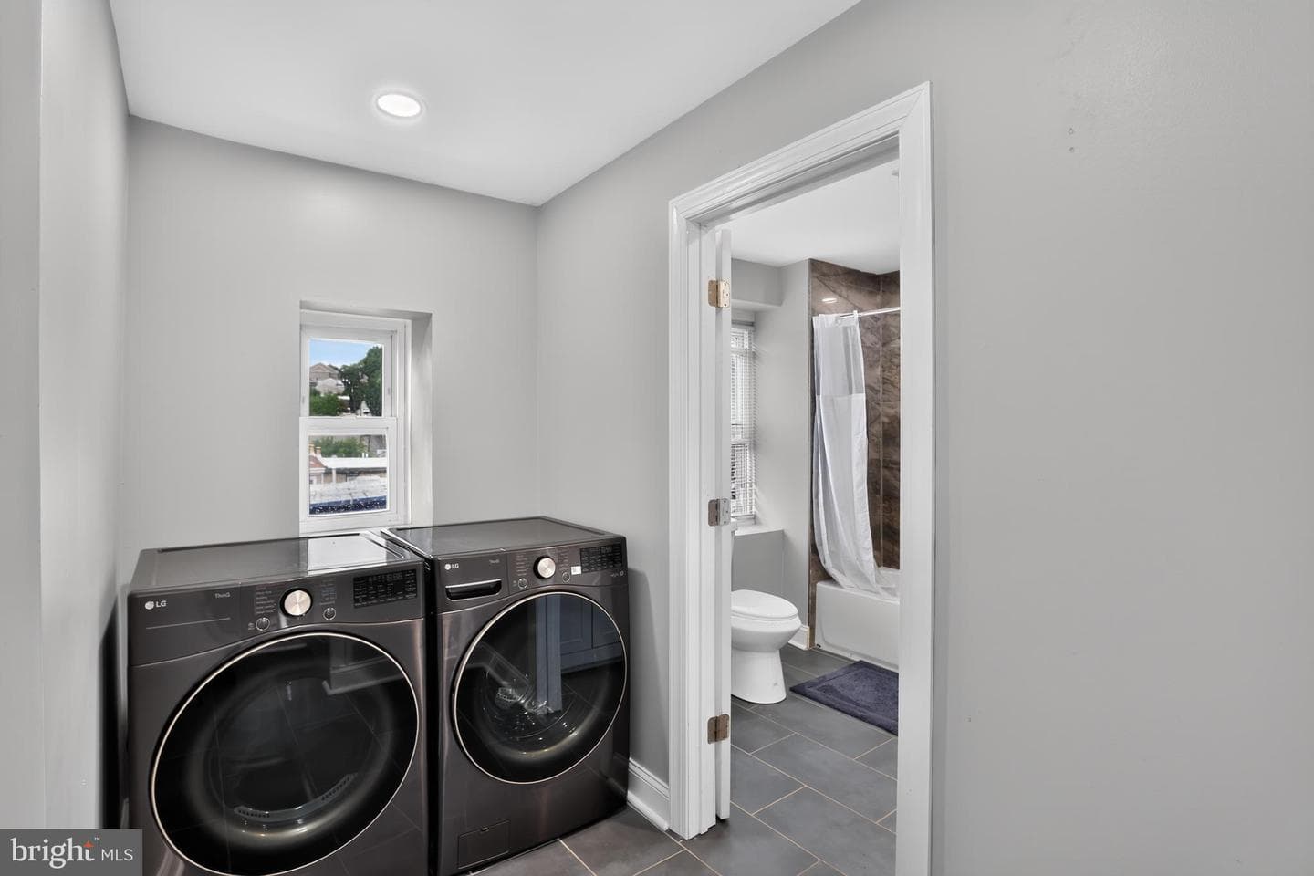 182 Dupont St photo 19