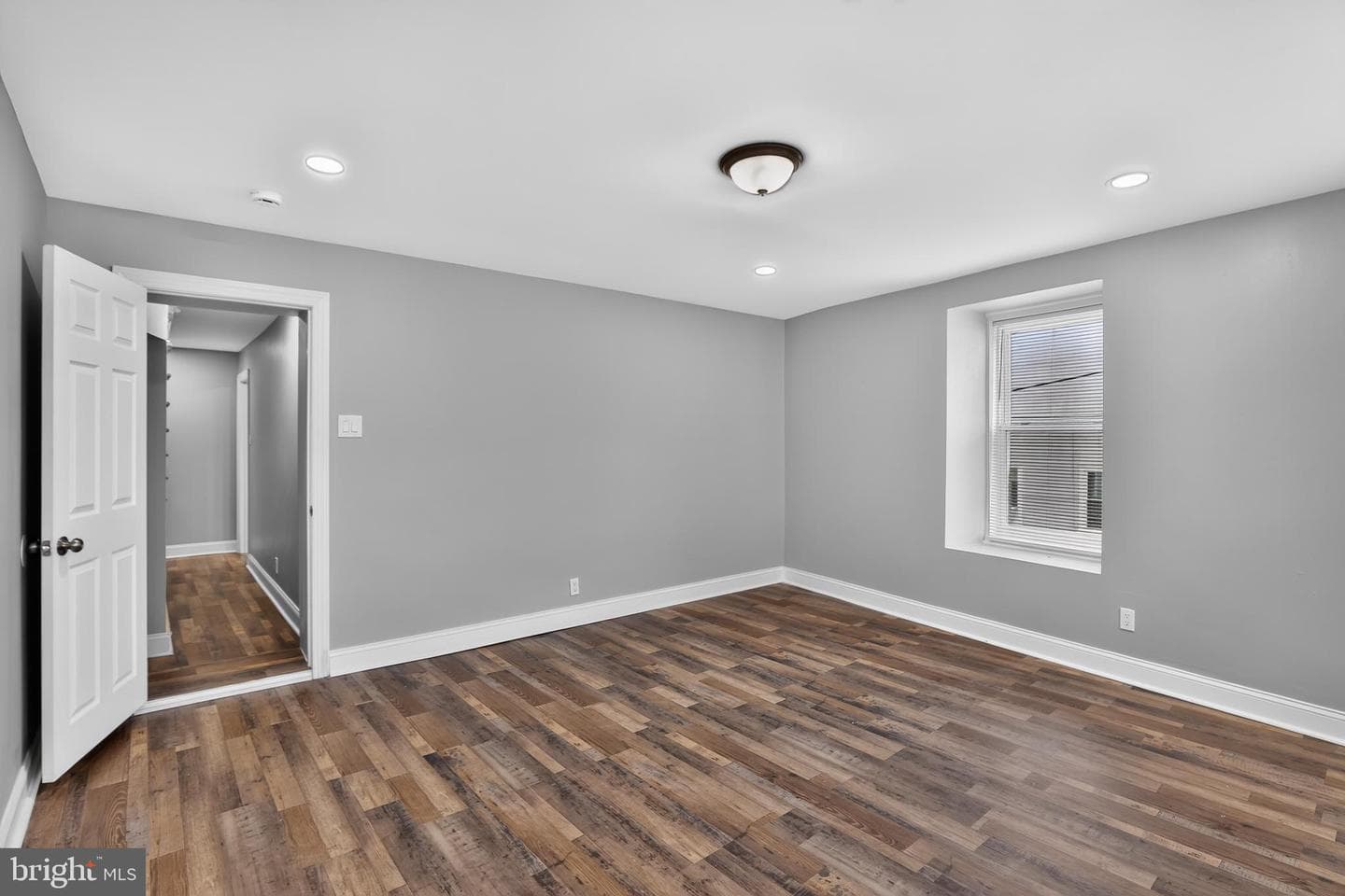 182 Dupont St photo 8