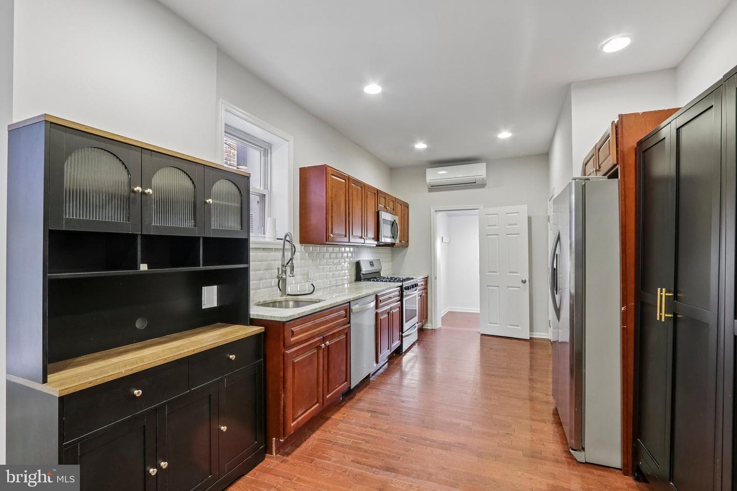 5217 Greenway Avenue photo 8
