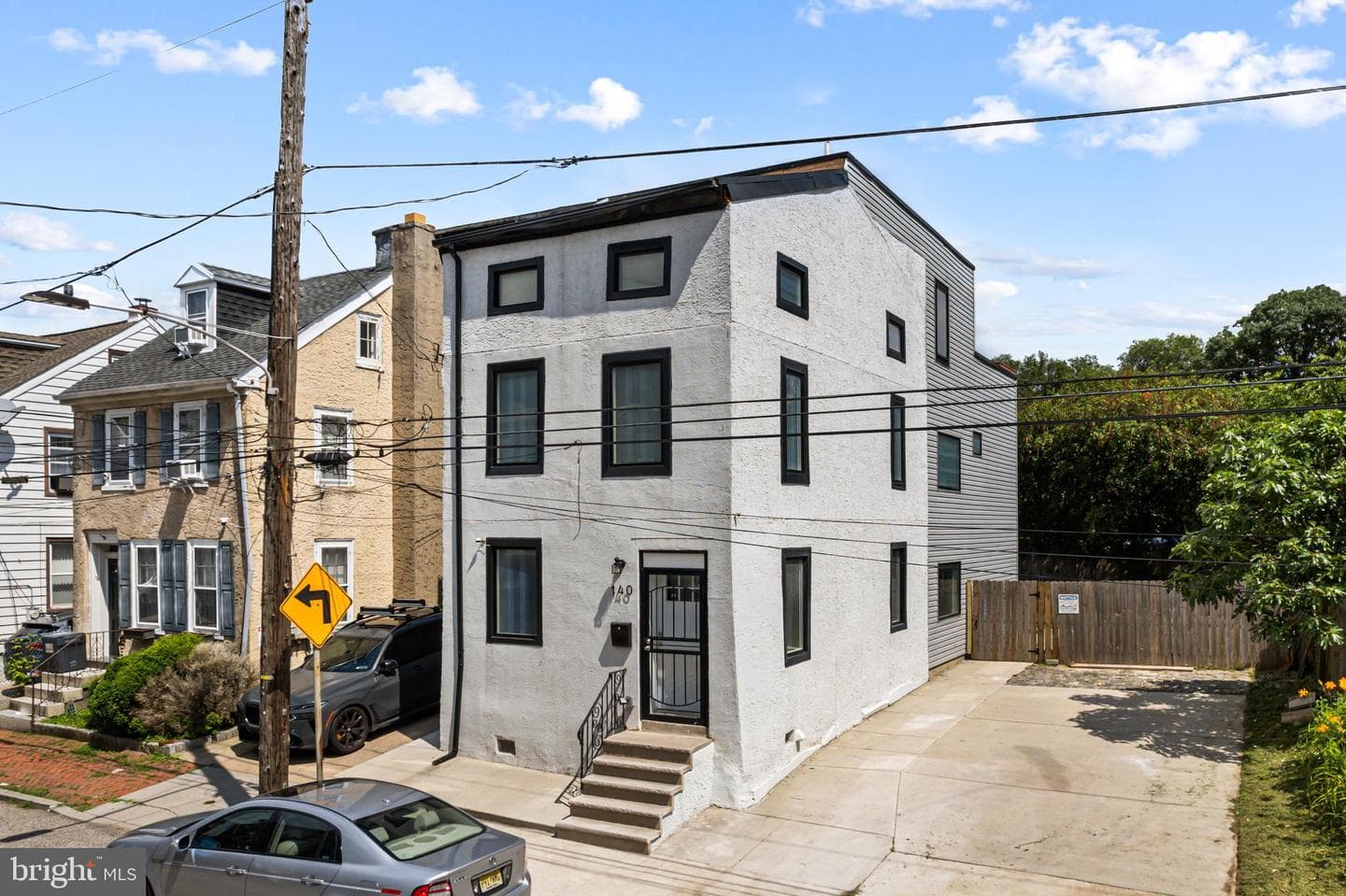 140 W Price St