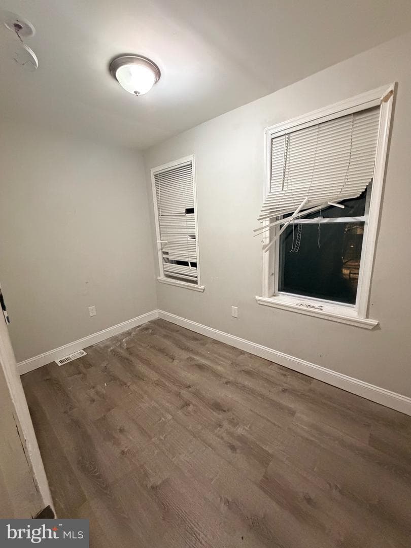 125 N Sickels Street photo 6