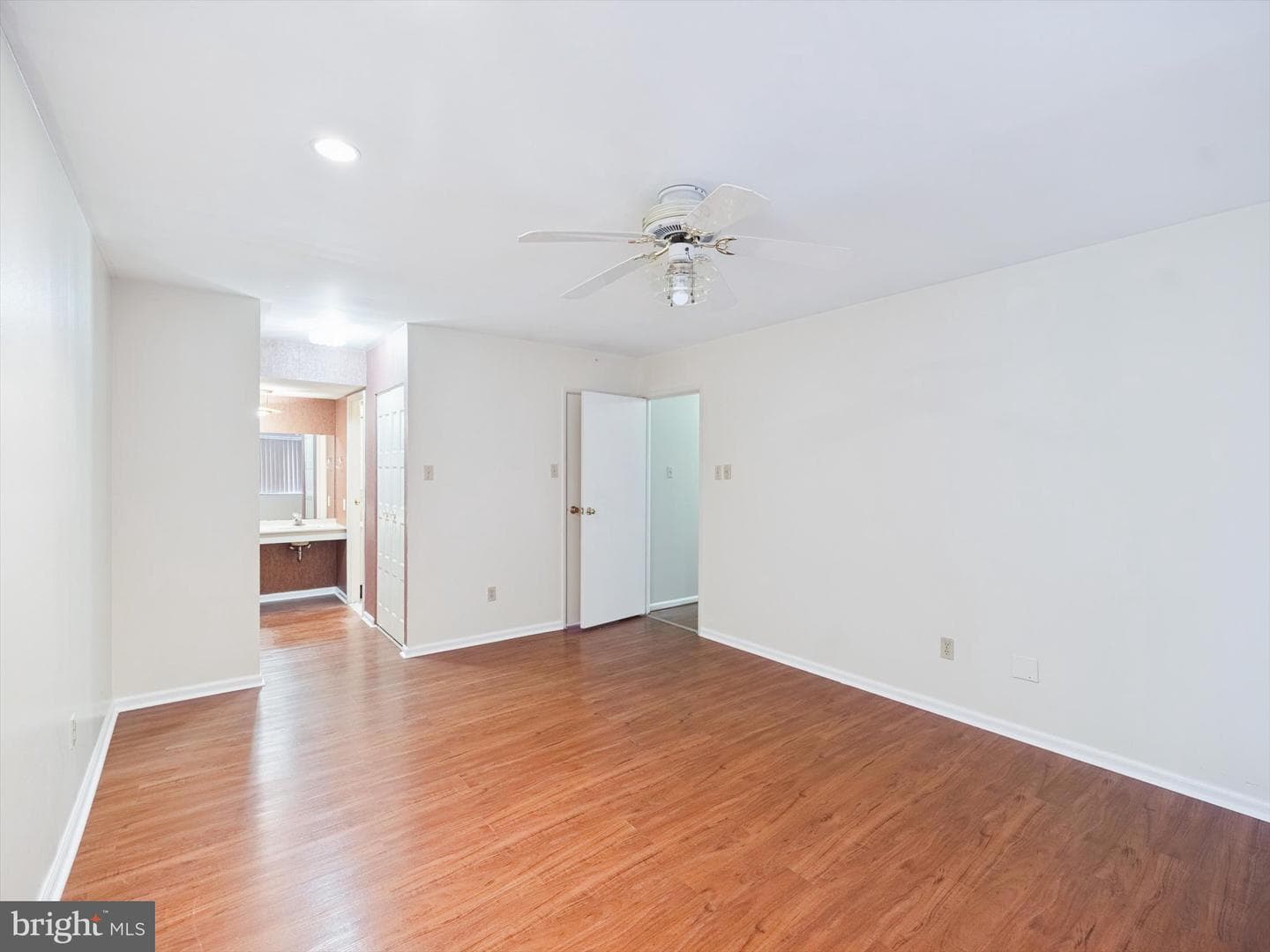 3204 Delaire Landing Road #3204 photo 15
