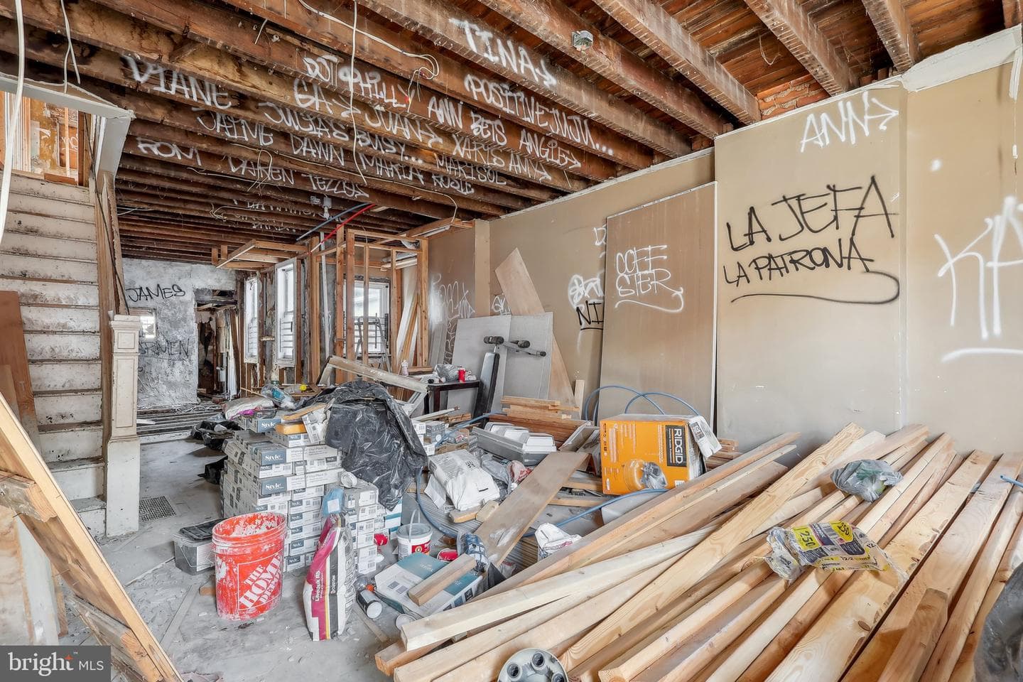 2911 N Howard Street photo 8