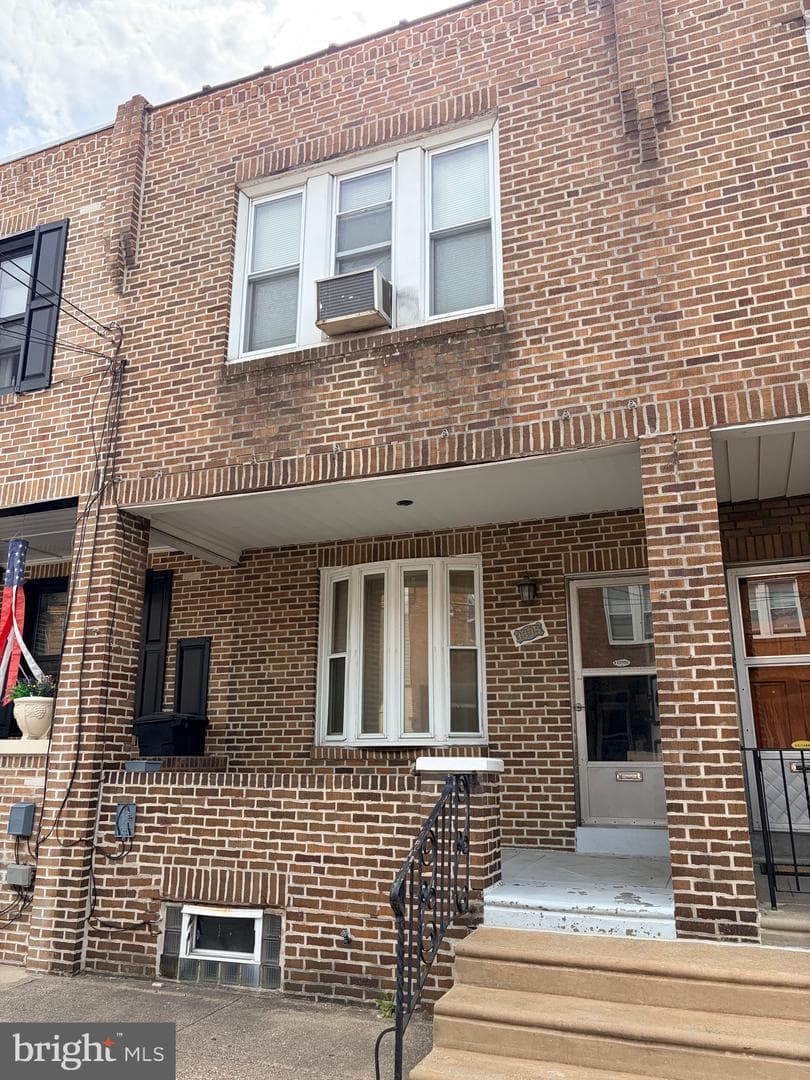 3335 Edgemont Street