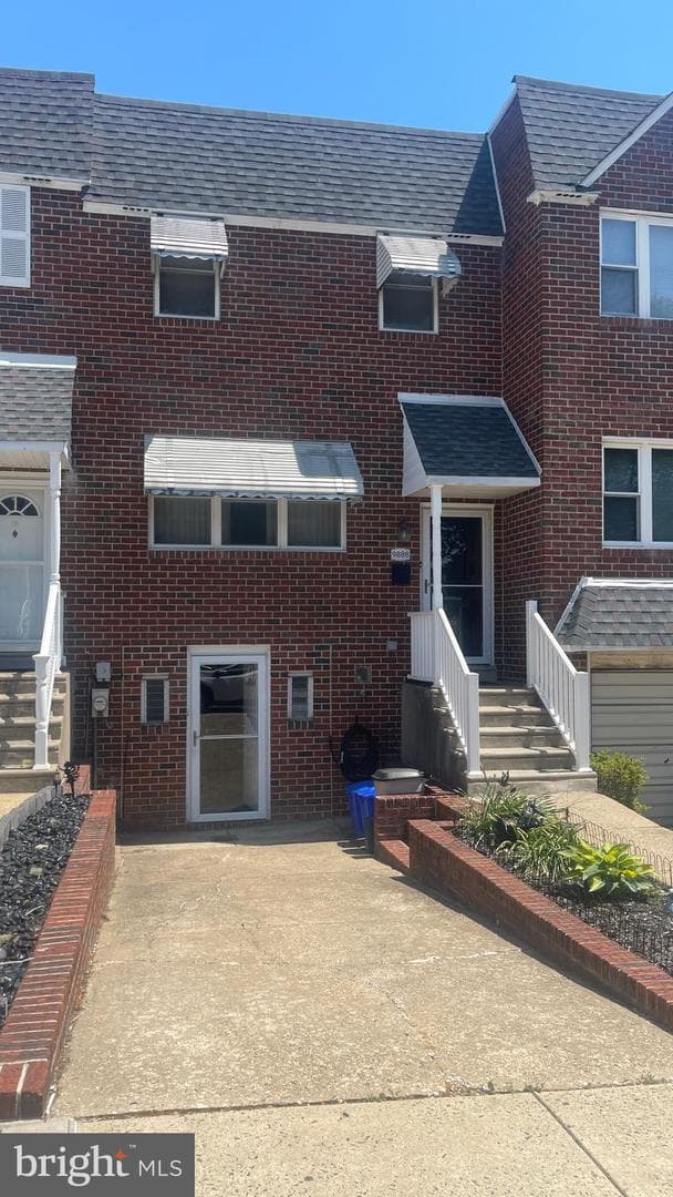 9888 Garvey Drive, Philadelphia