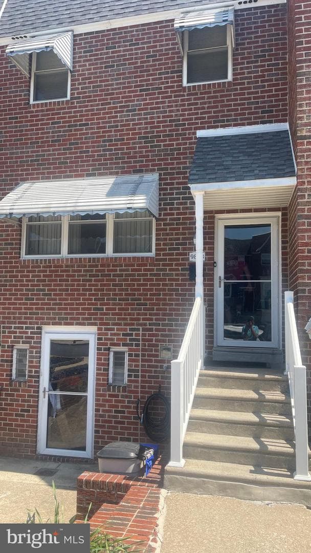 9888 Garvey Drive, Philadelphia
