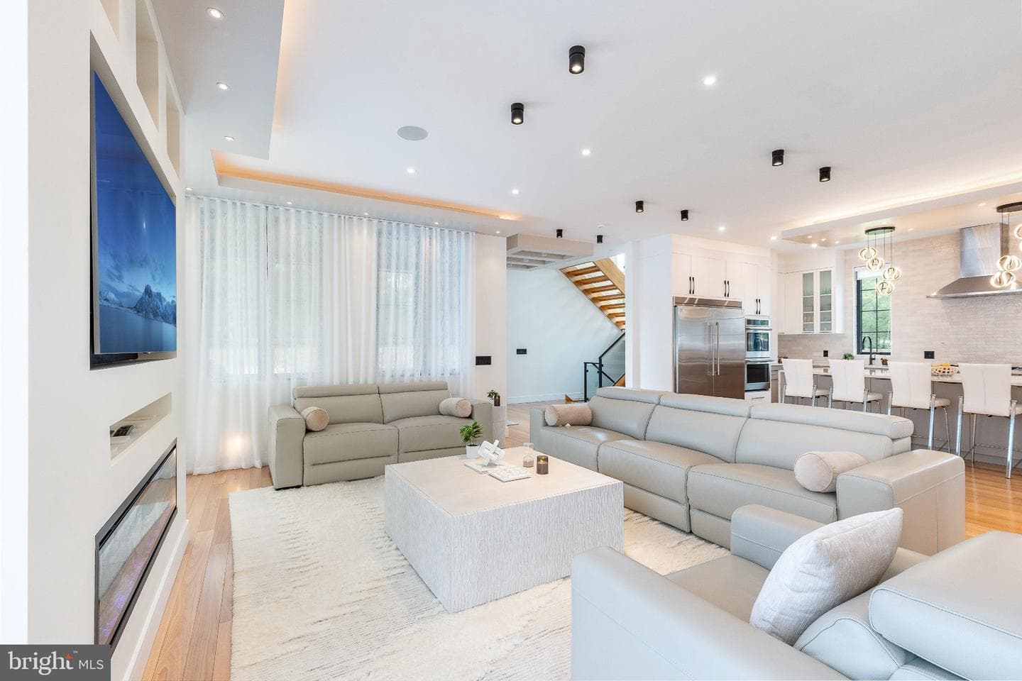 9739 Krewstown photo 19
