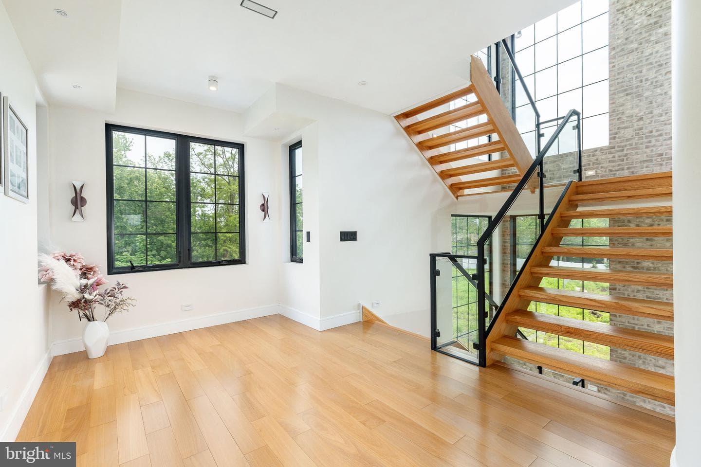 9739 Krewstown photo 37