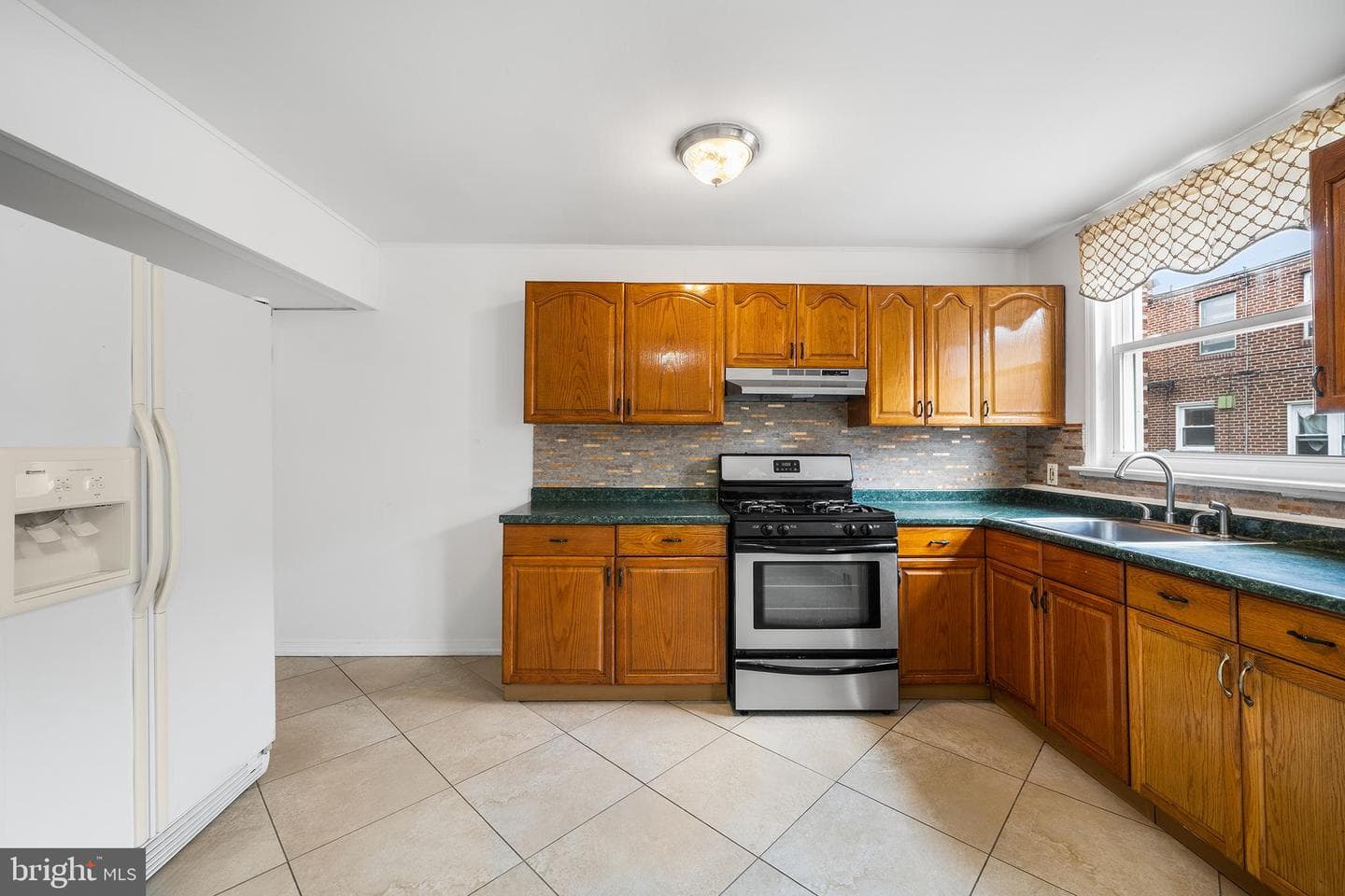 1531 Benner Street photo 12