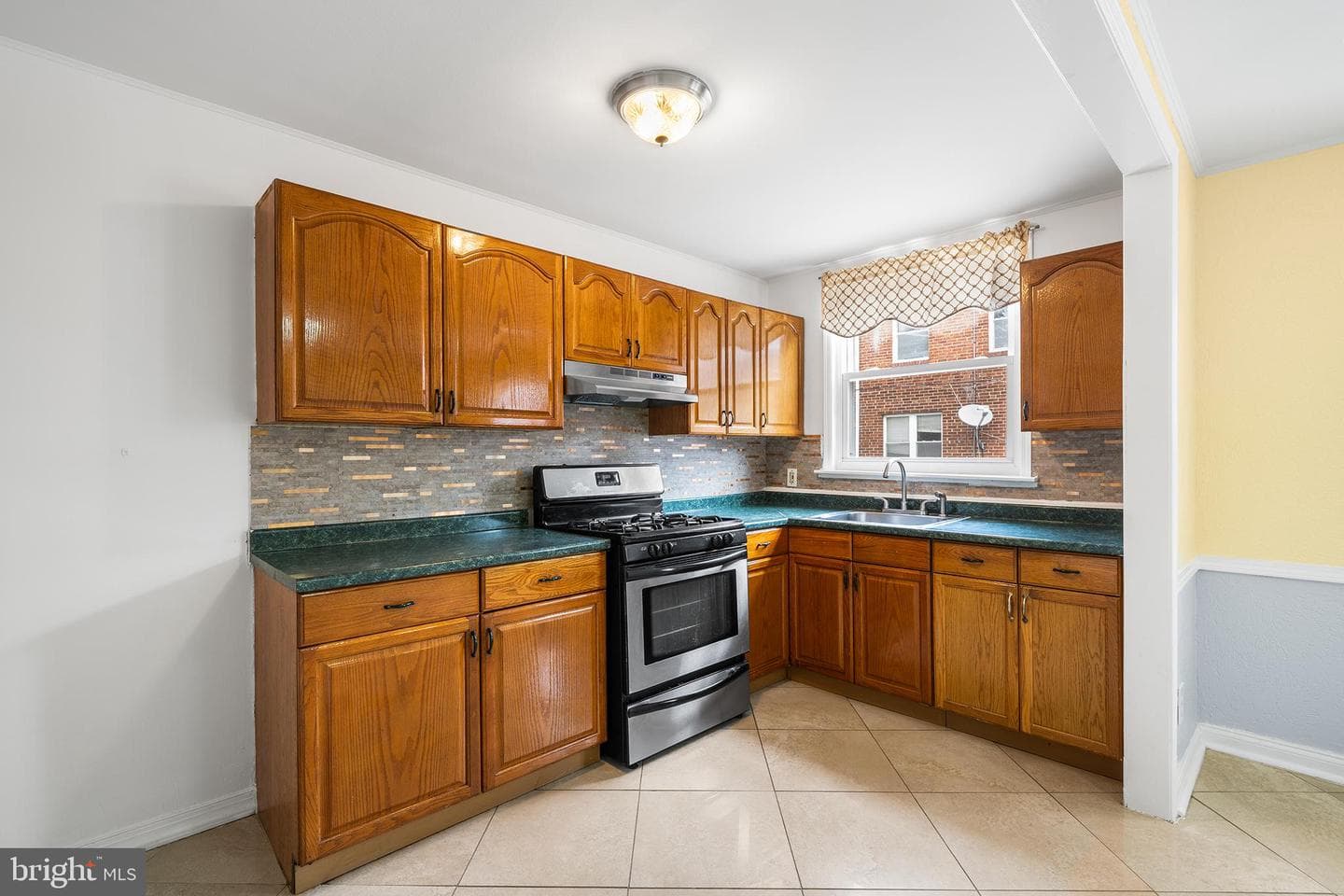 1531 Benner Street photo 13