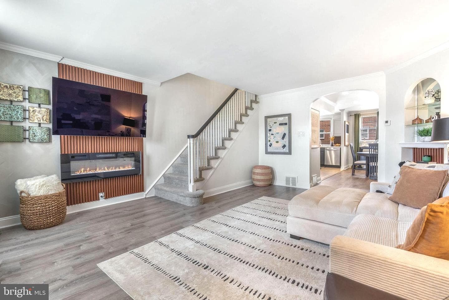 1151 E Dorset Street photo 2