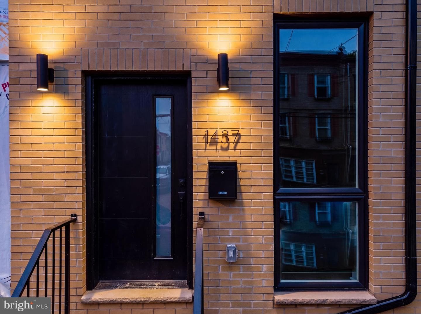 1437 S 8th Street, Philadelphia