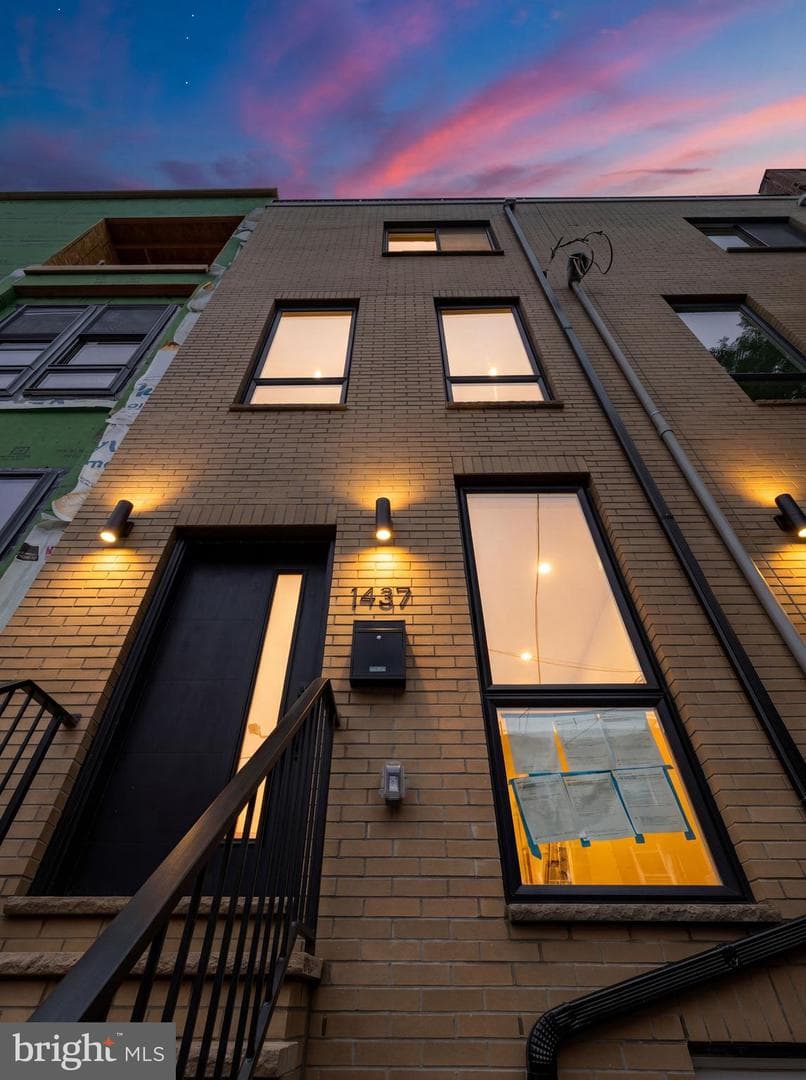 1437 S 8th Street, Philadelphia