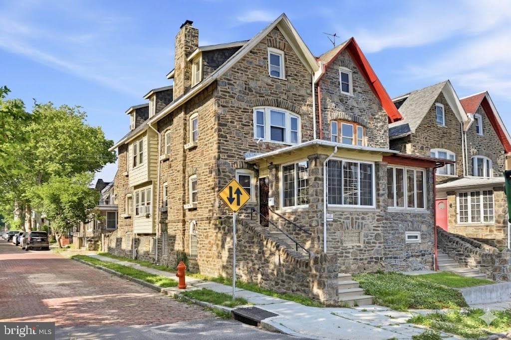 1421 W Fisher Avenue, Philadelphia