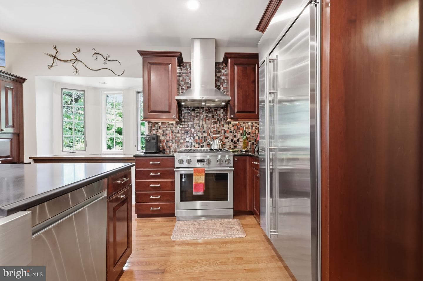 509 E Roumfort Road photo 21