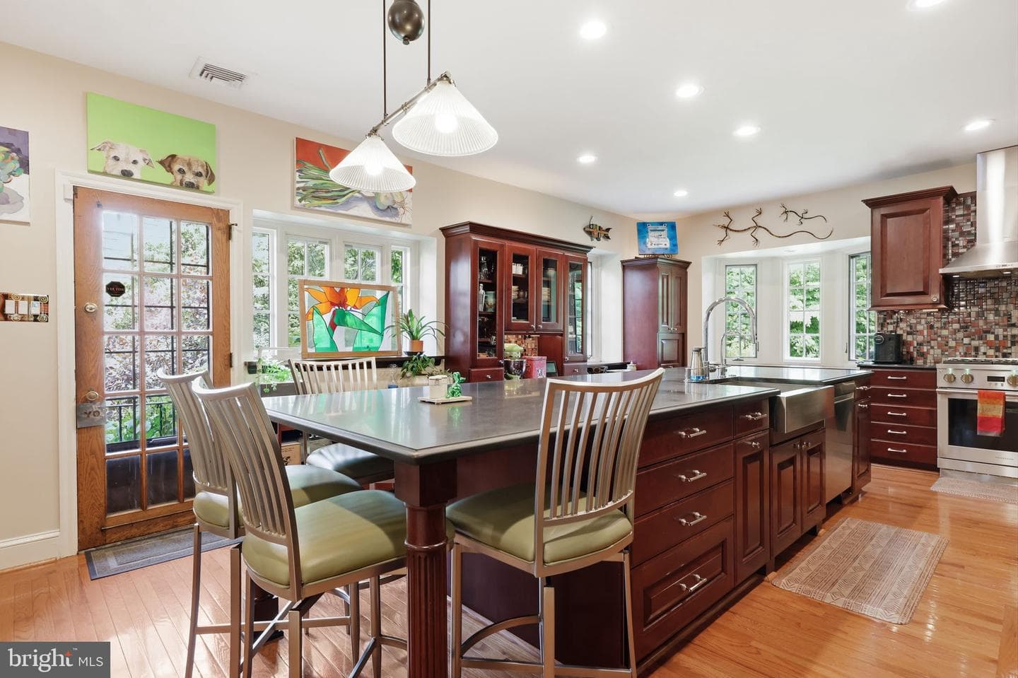509 E Roumfort Road photo 22