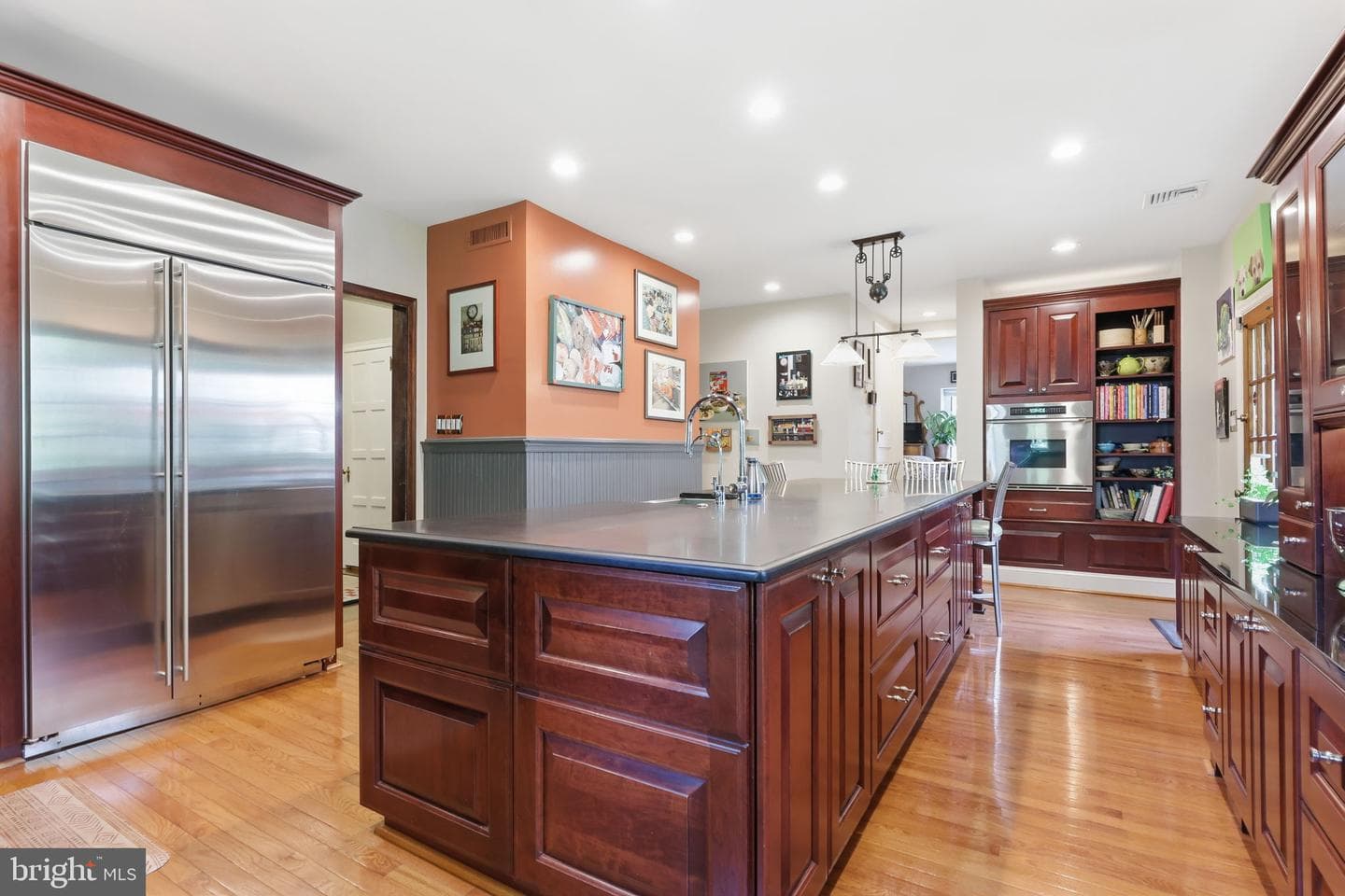 509 E Roumfort Road photo 23