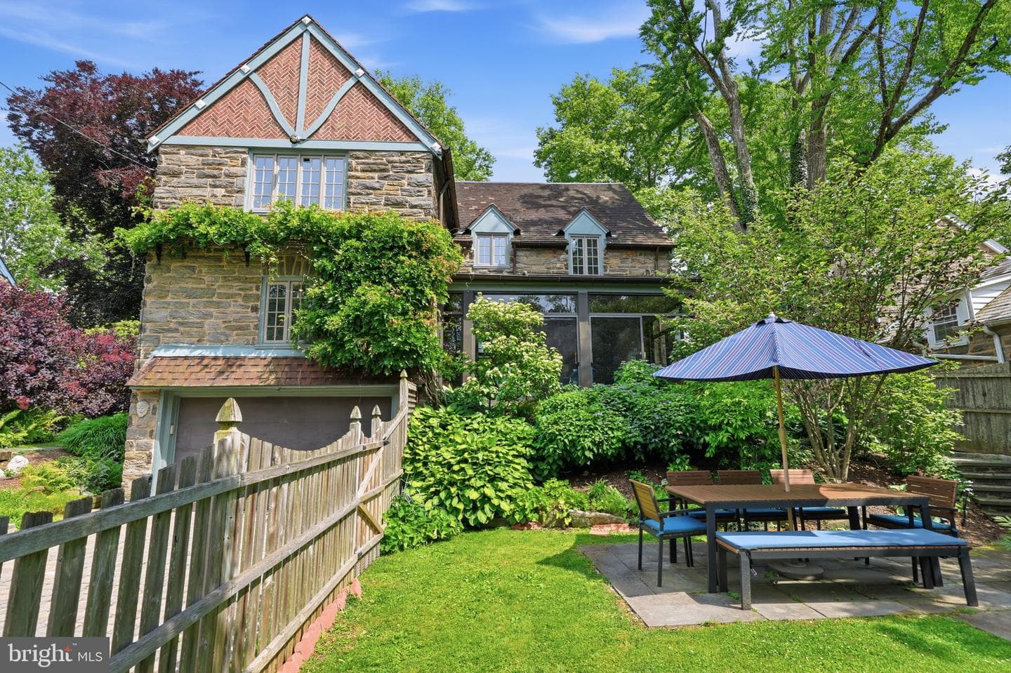 509 E Roumfort Road photo 34