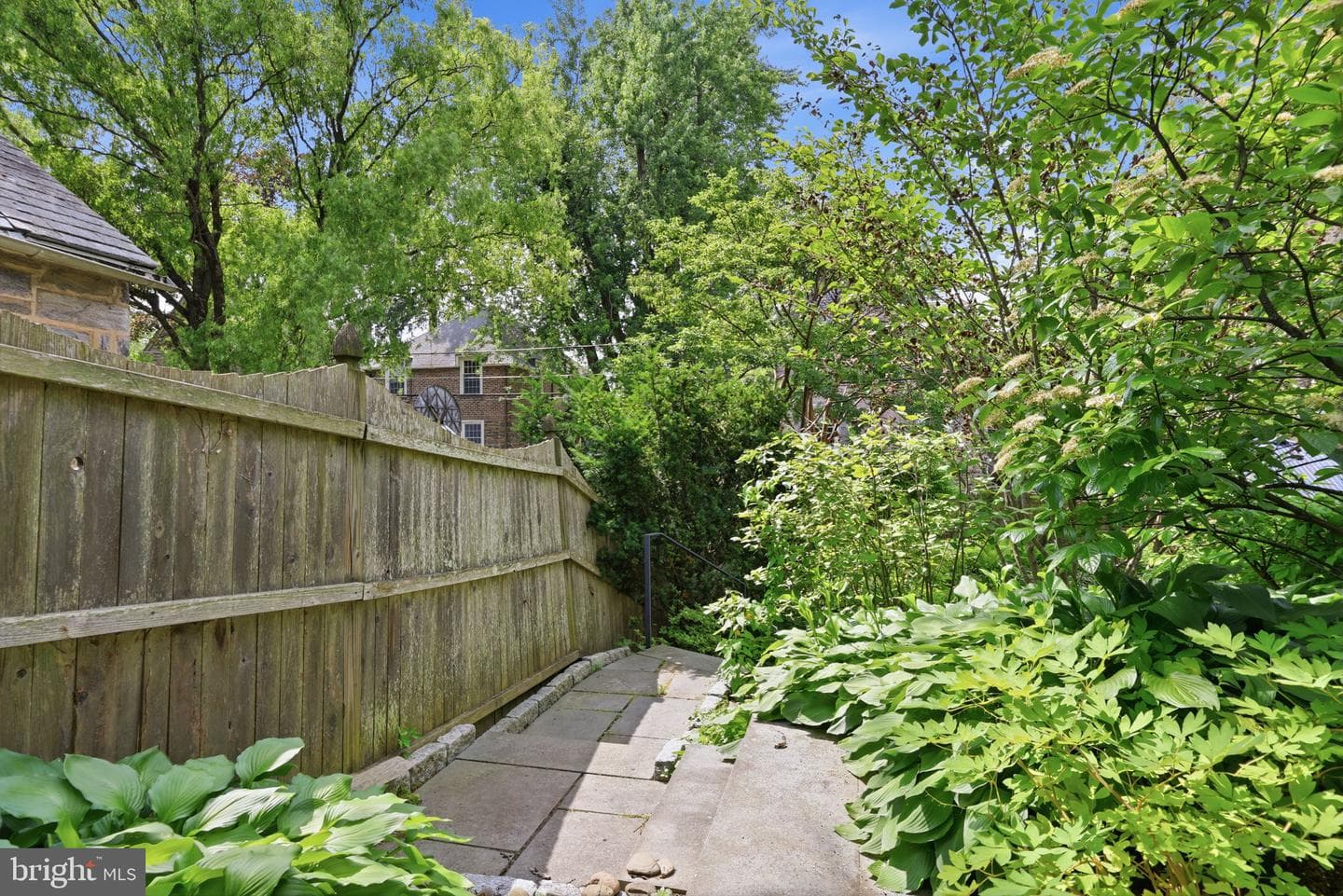 509 E Roumfort Road photo 68