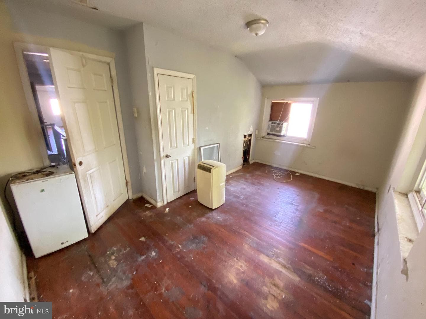 66 E Coulter Street photo 20