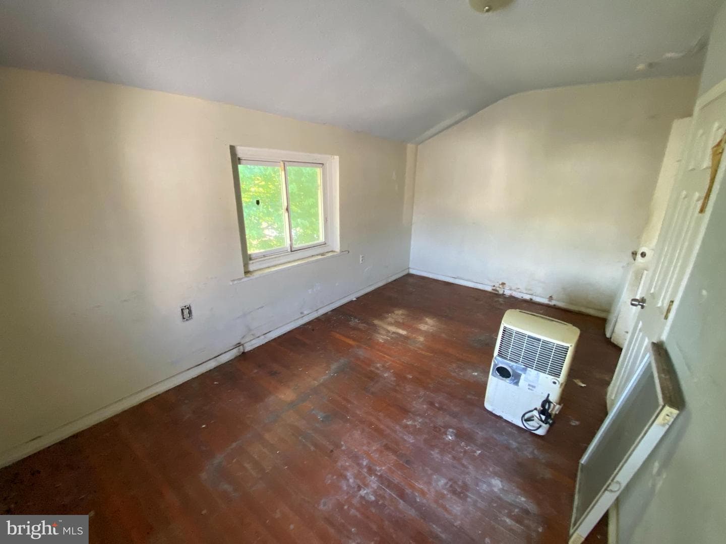 66 E Coulter Street photo 21