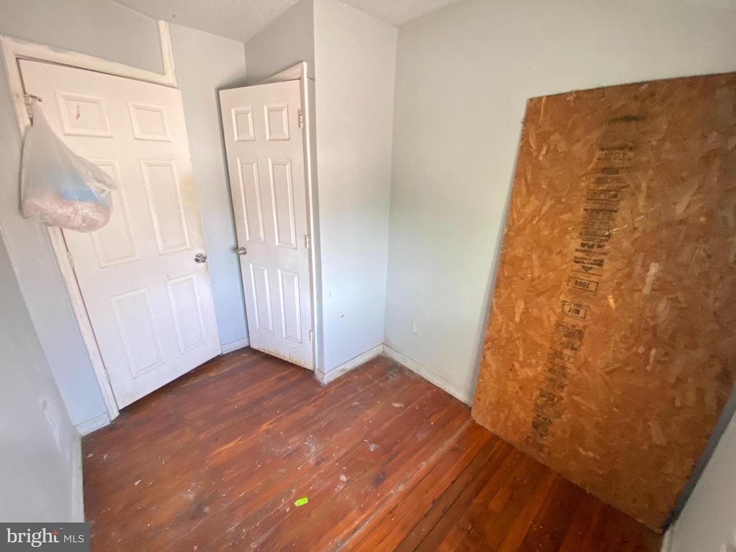 66 E Coulter Street photo 24