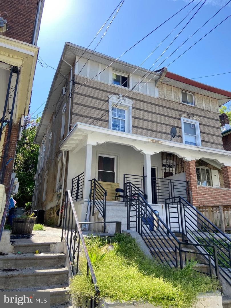66 E Coulter Street photo 3