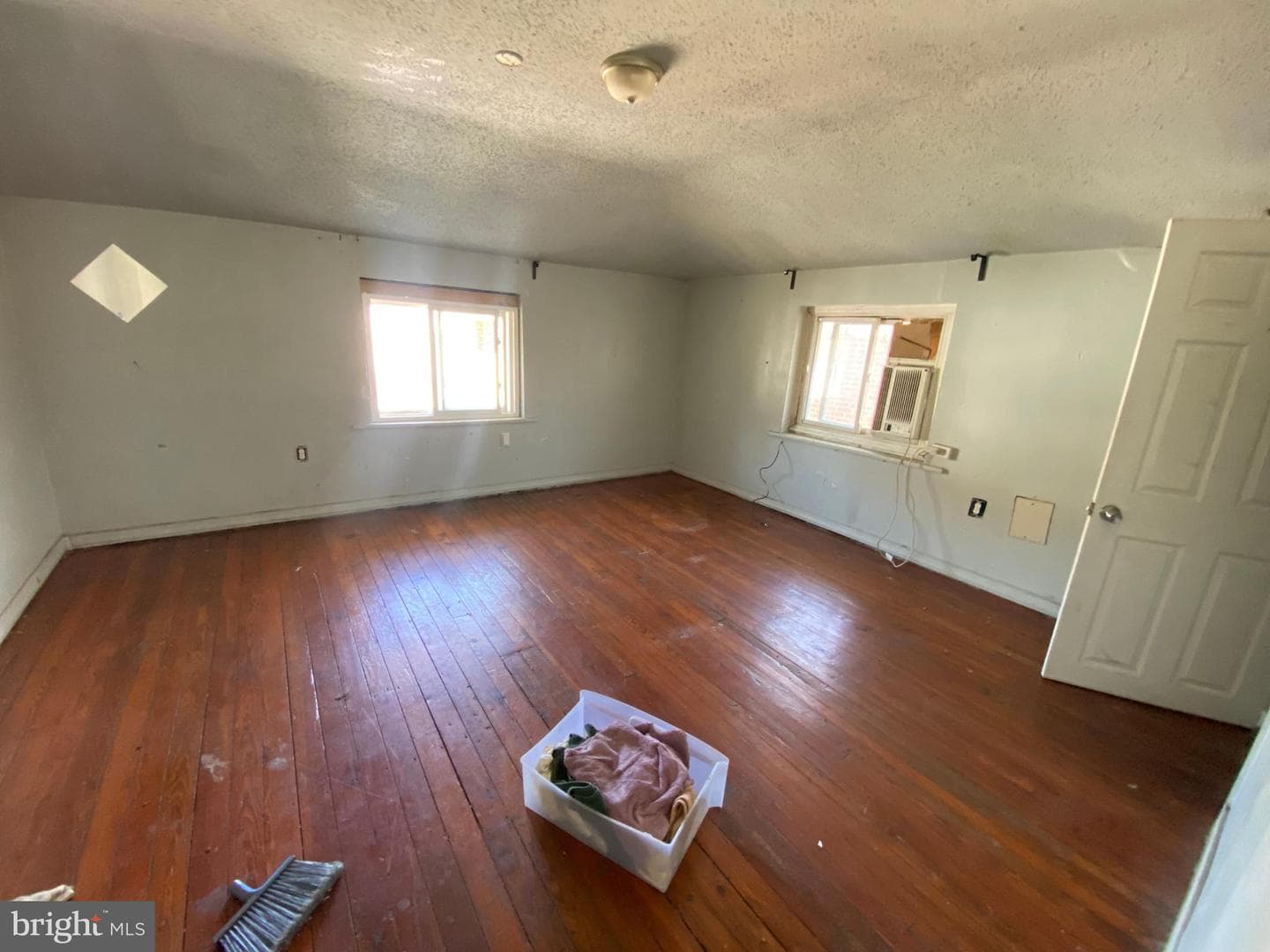 66 E Coulter Street photo 30