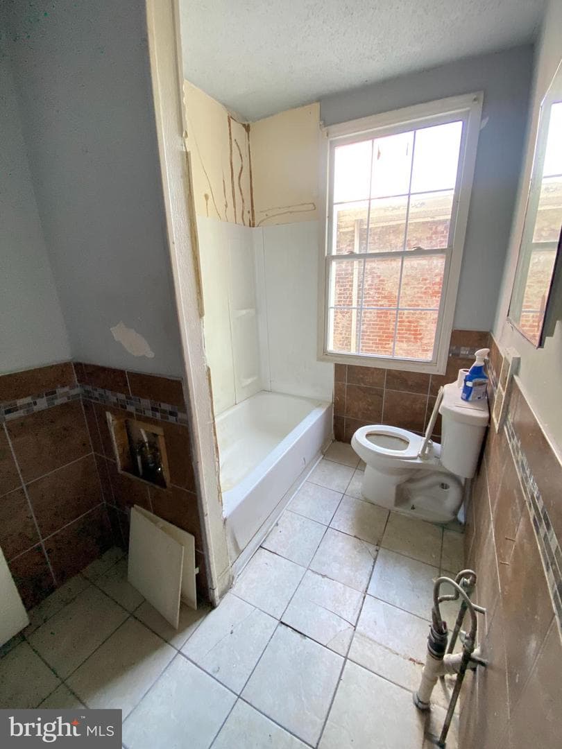 66 E Coulter Street photo 40