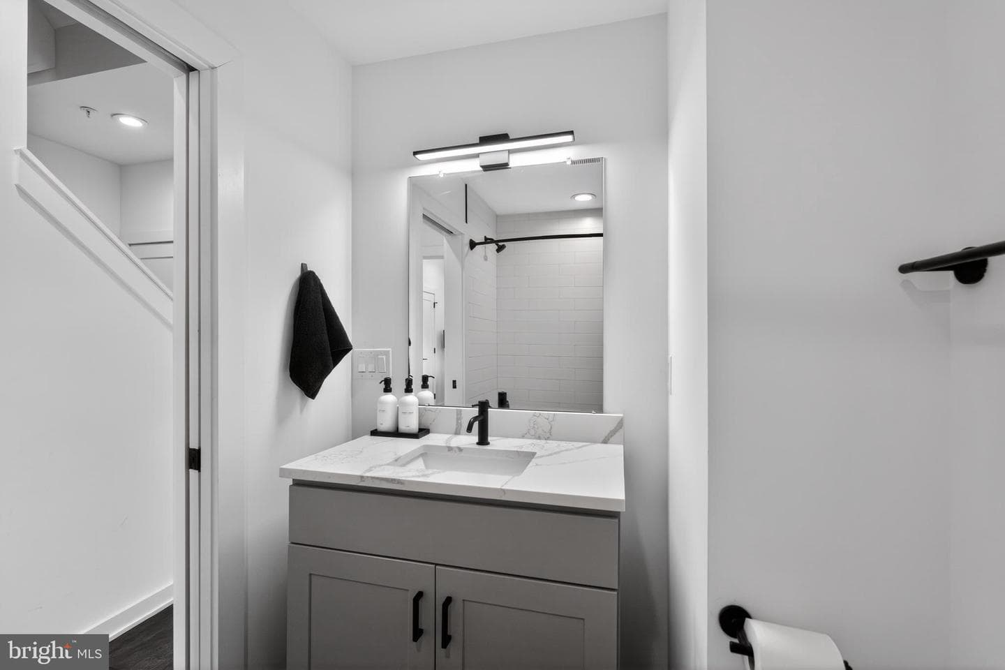 2229 N Hope Street photo 20