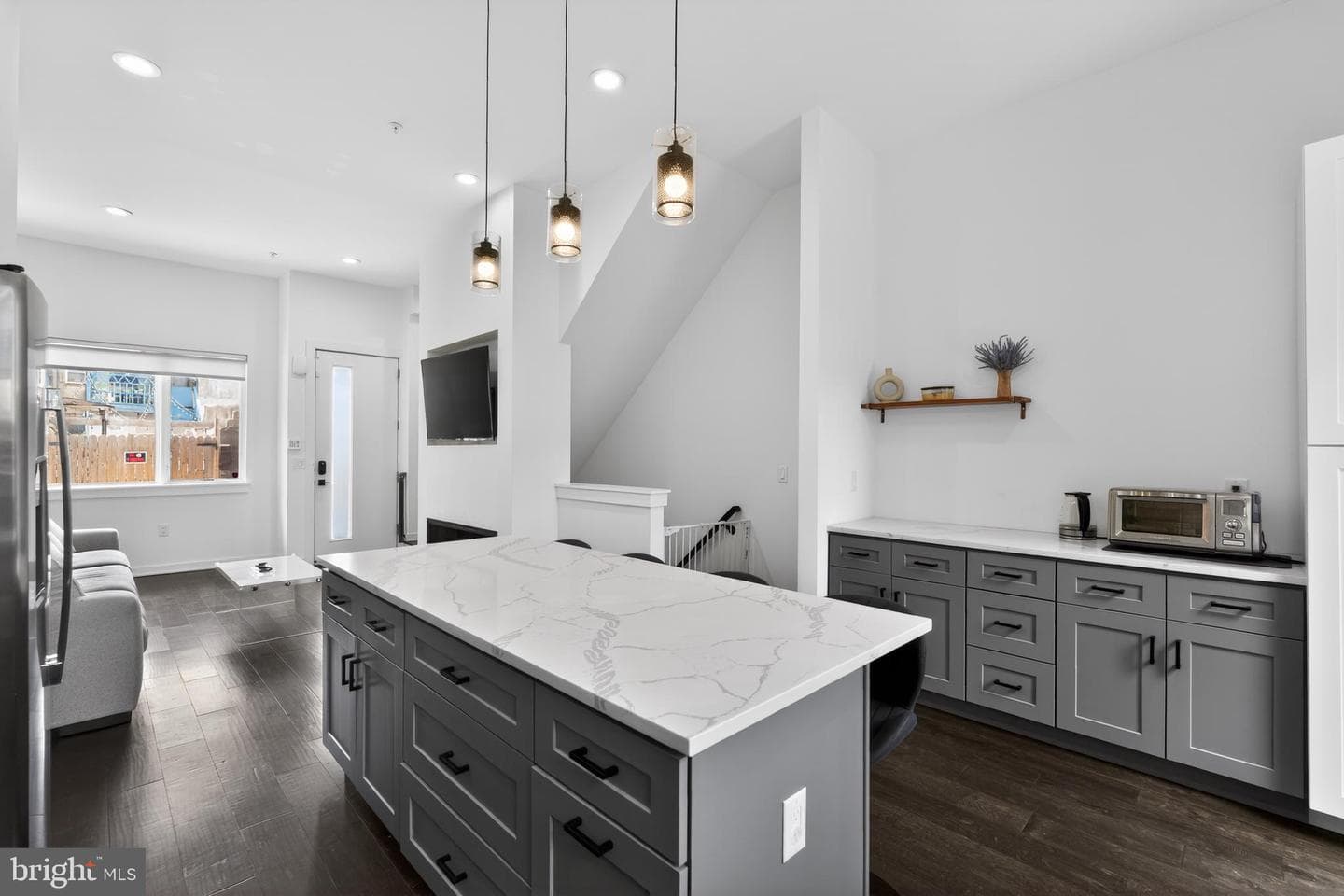 2229 N Hope Street photo 4