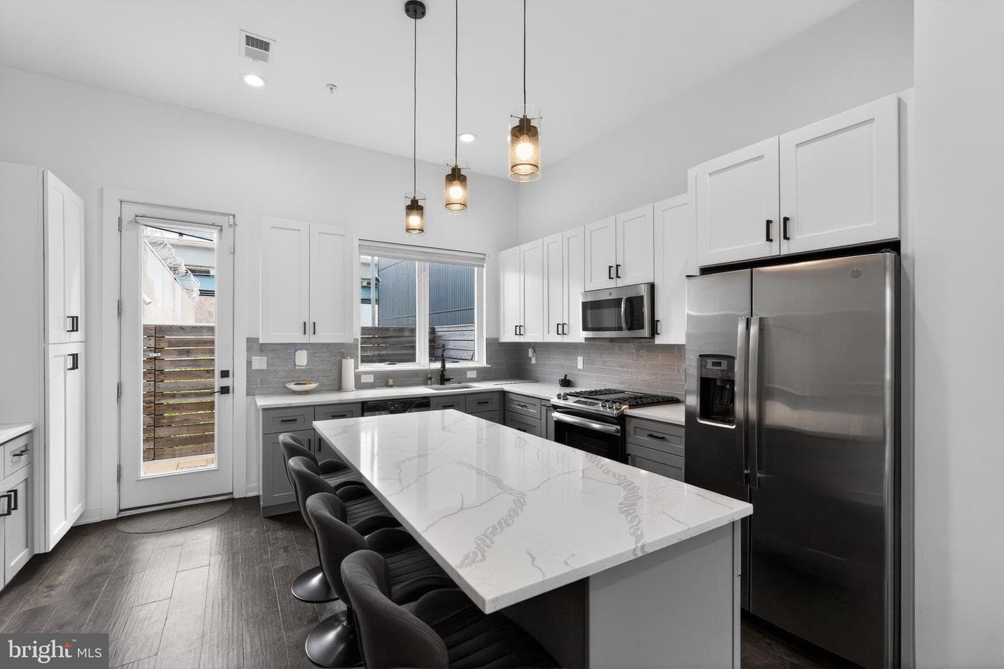 2229 N Hope Street photo 6