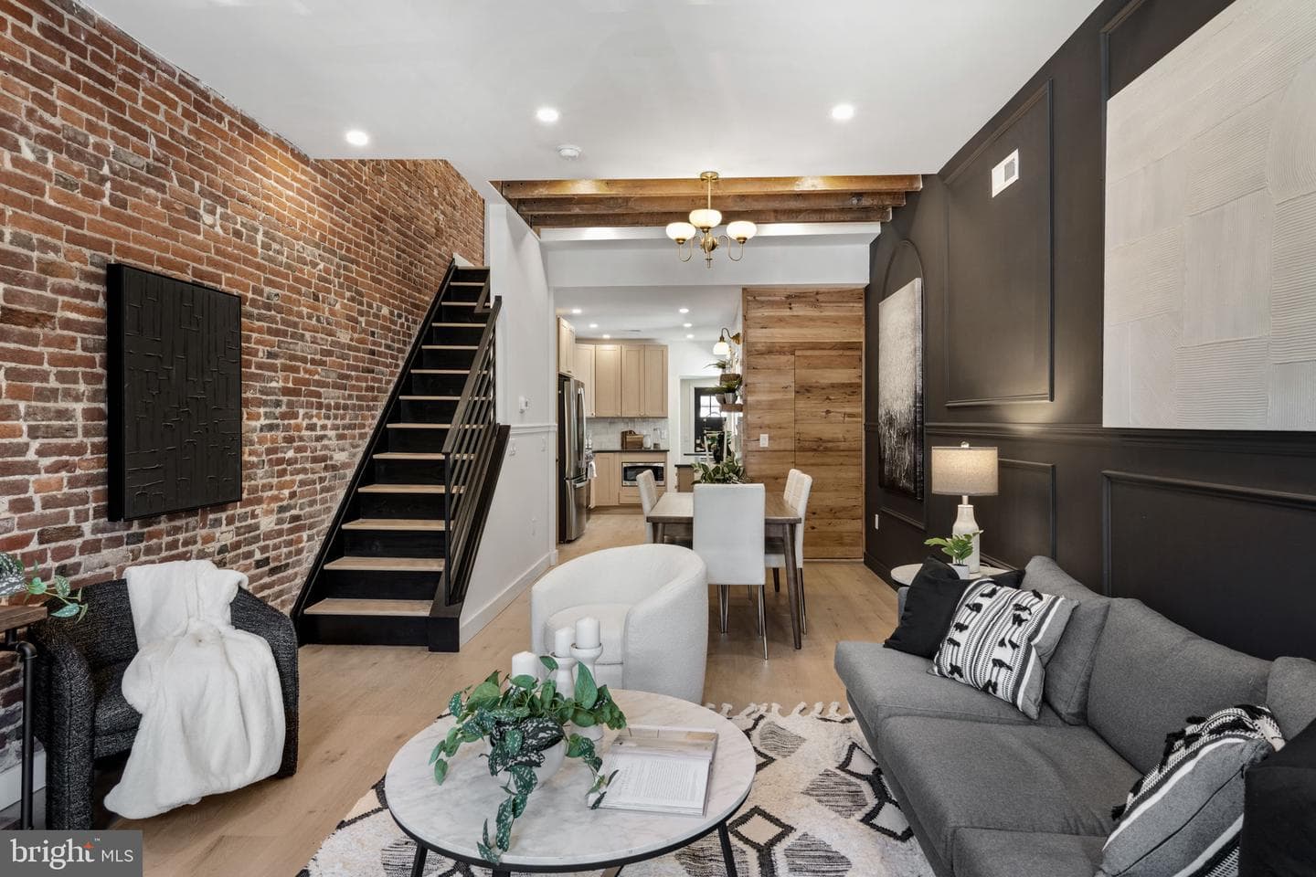814 Belgrade Street photo 2