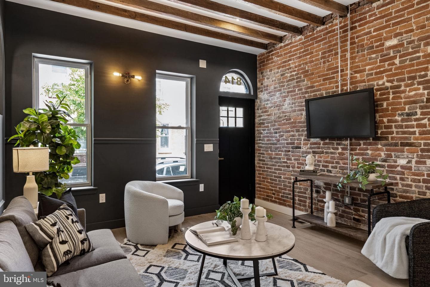 814 Belgrade Street photo 3