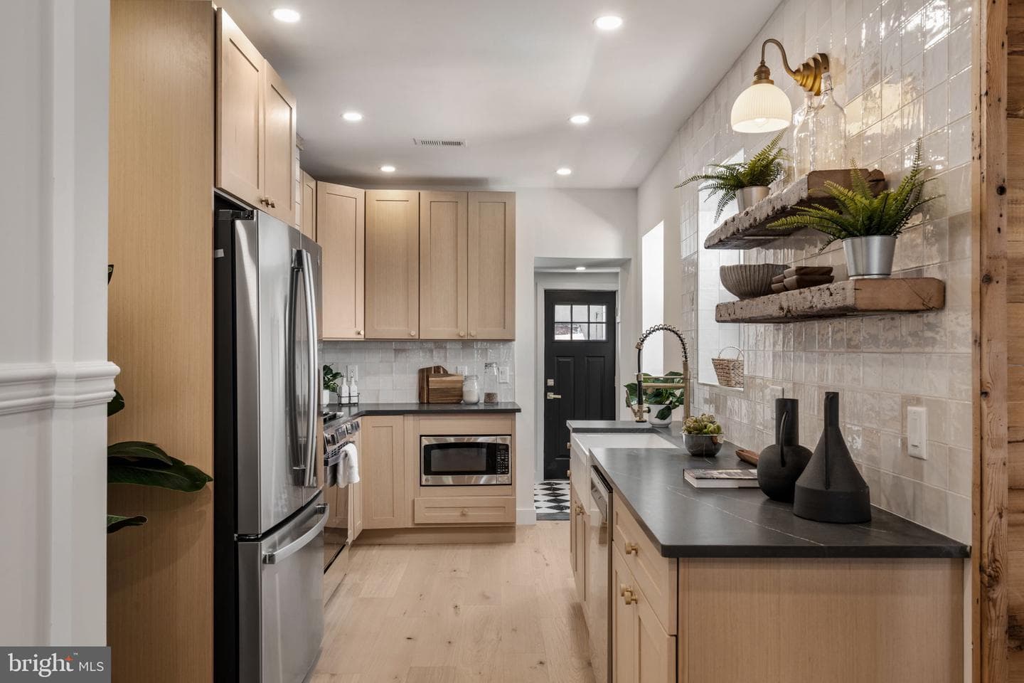 814 Belgrade Street photo 8