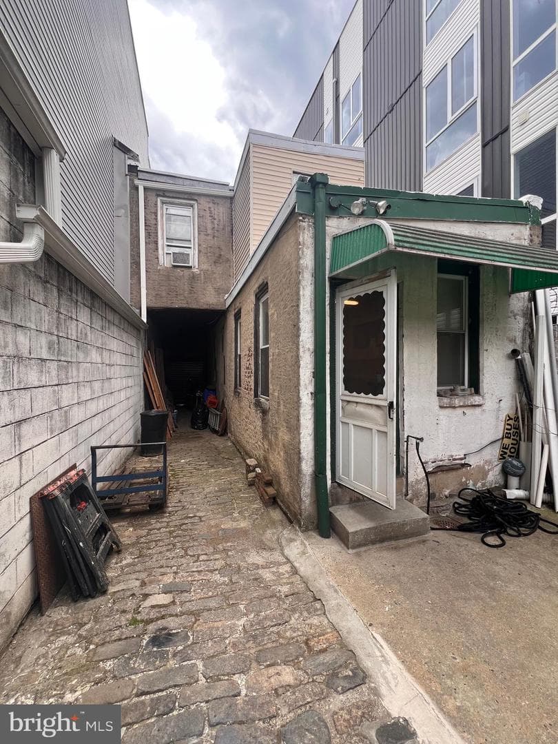 1217 E Fletcher Street photo 14