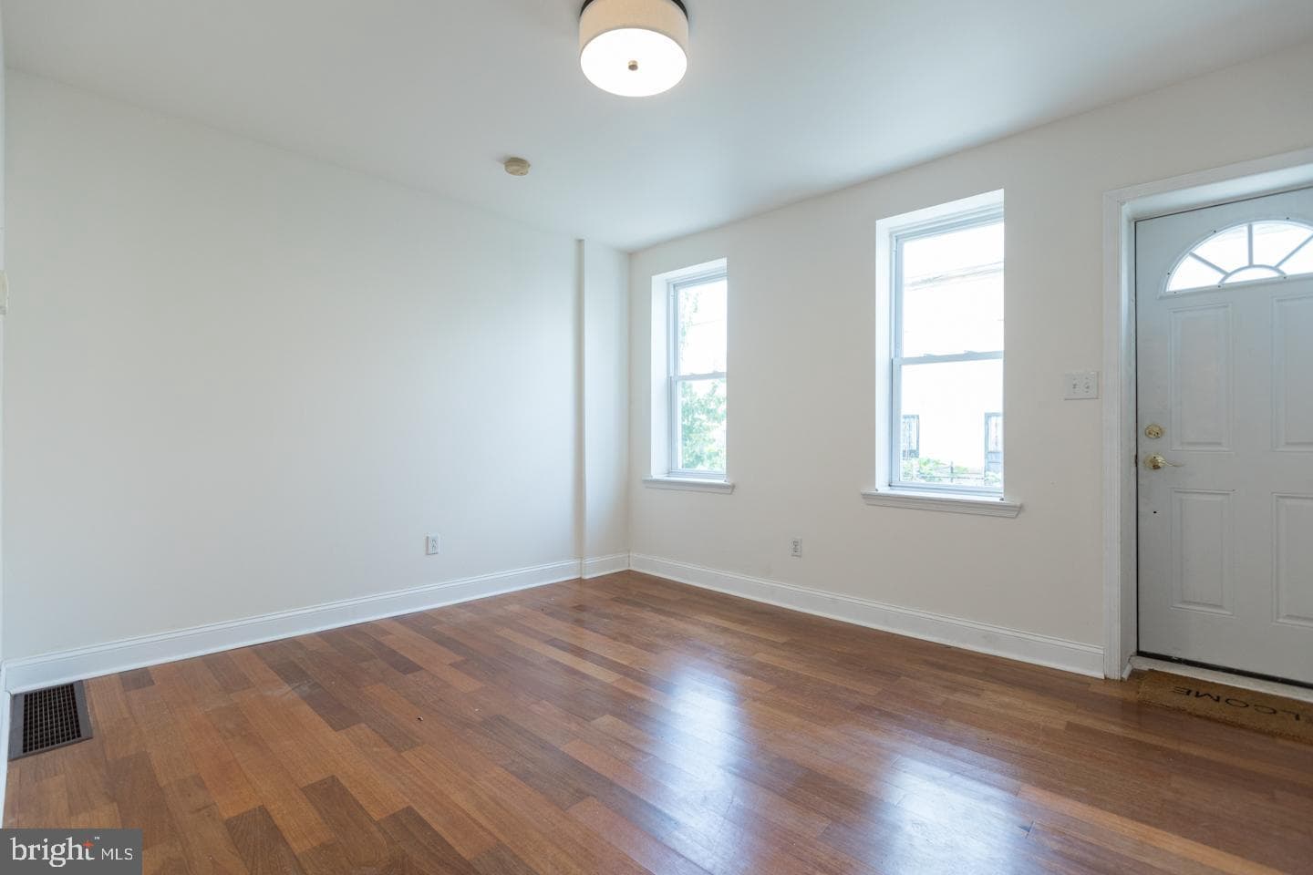 1161 S Mole Street photo 2