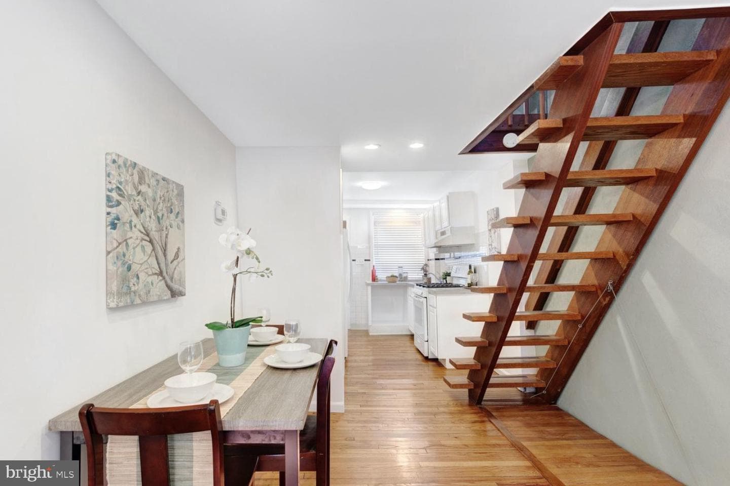 1036 Montrose Street photo 3
