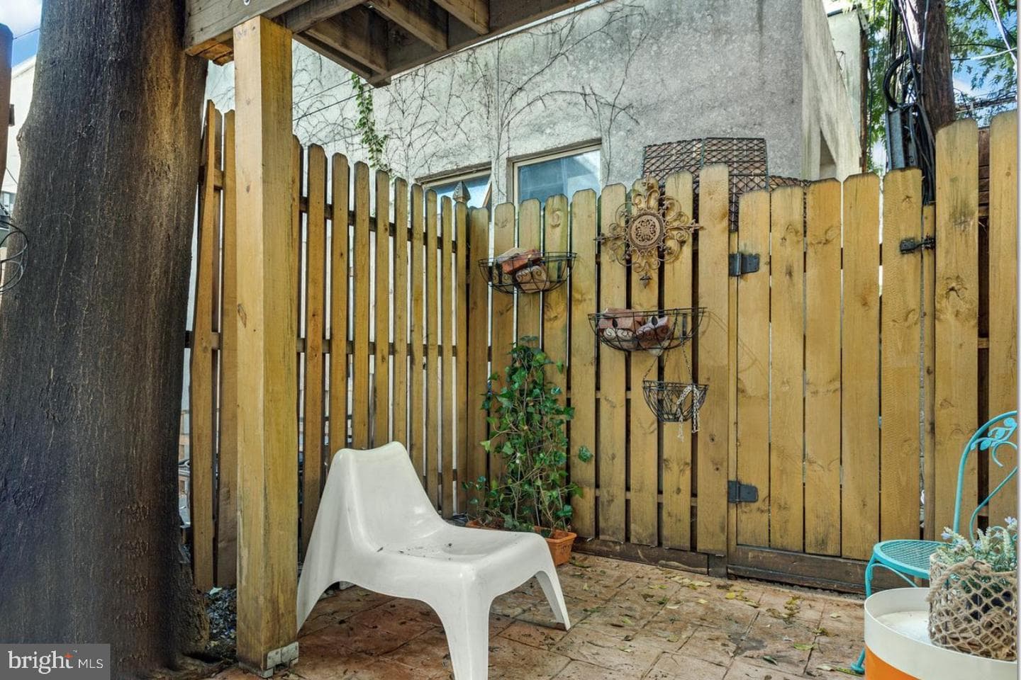 1036 Montrose Street photo 9