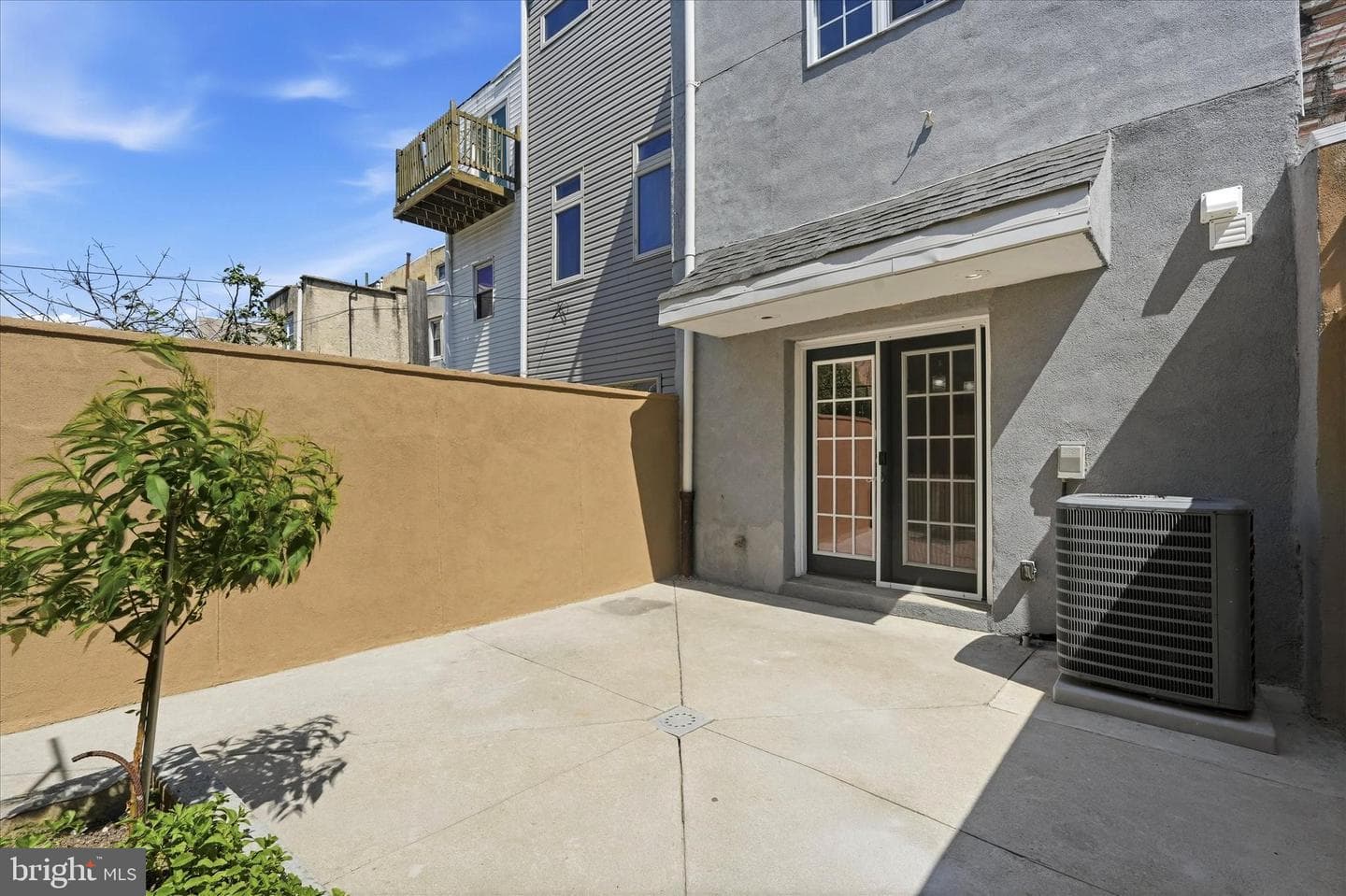 726 Mckean Street photo 31
