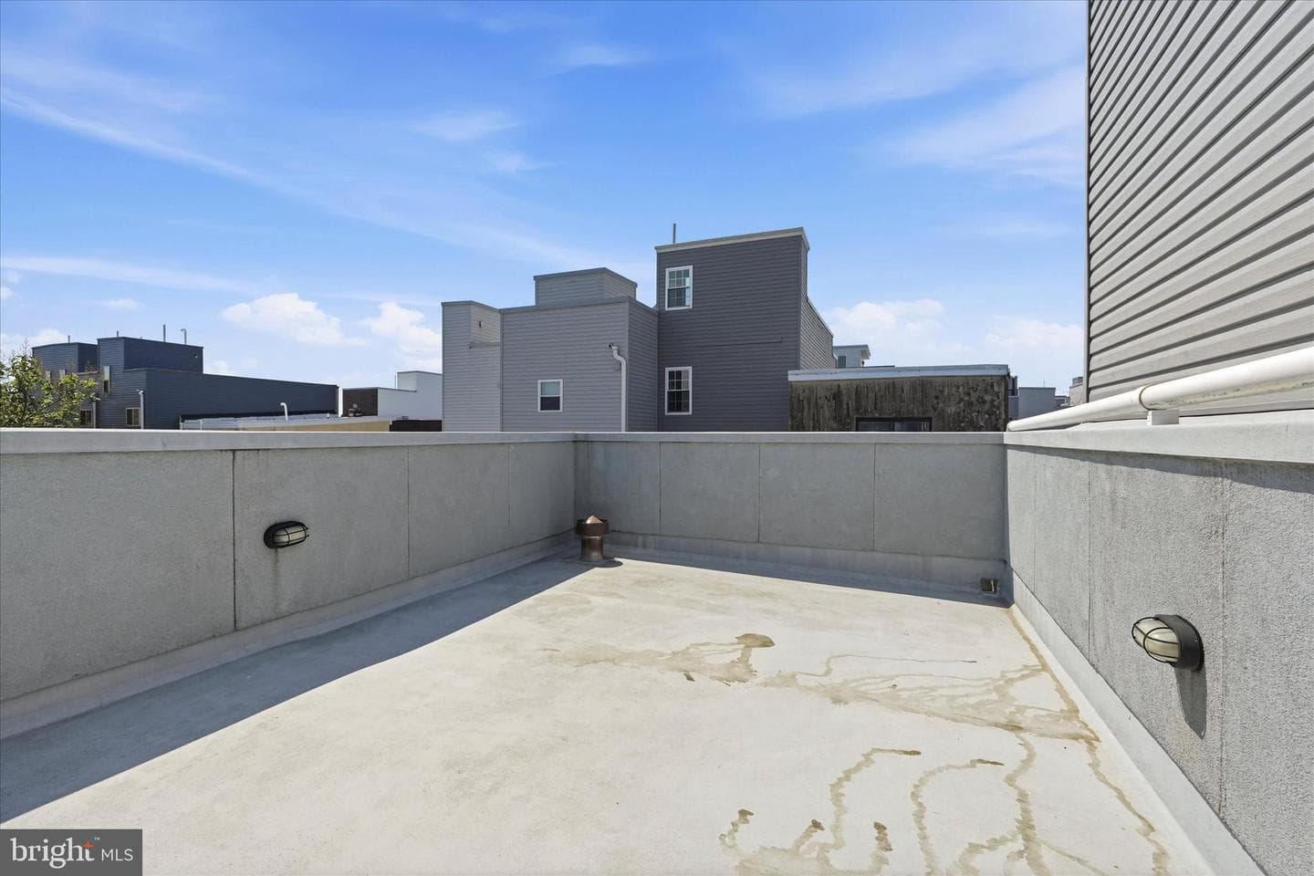 726 Mckean Street photo 34