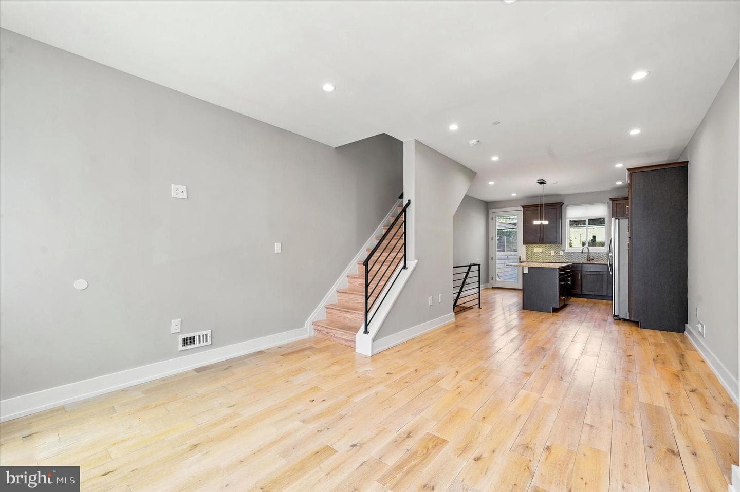 1446 S Taylor Street photo 5