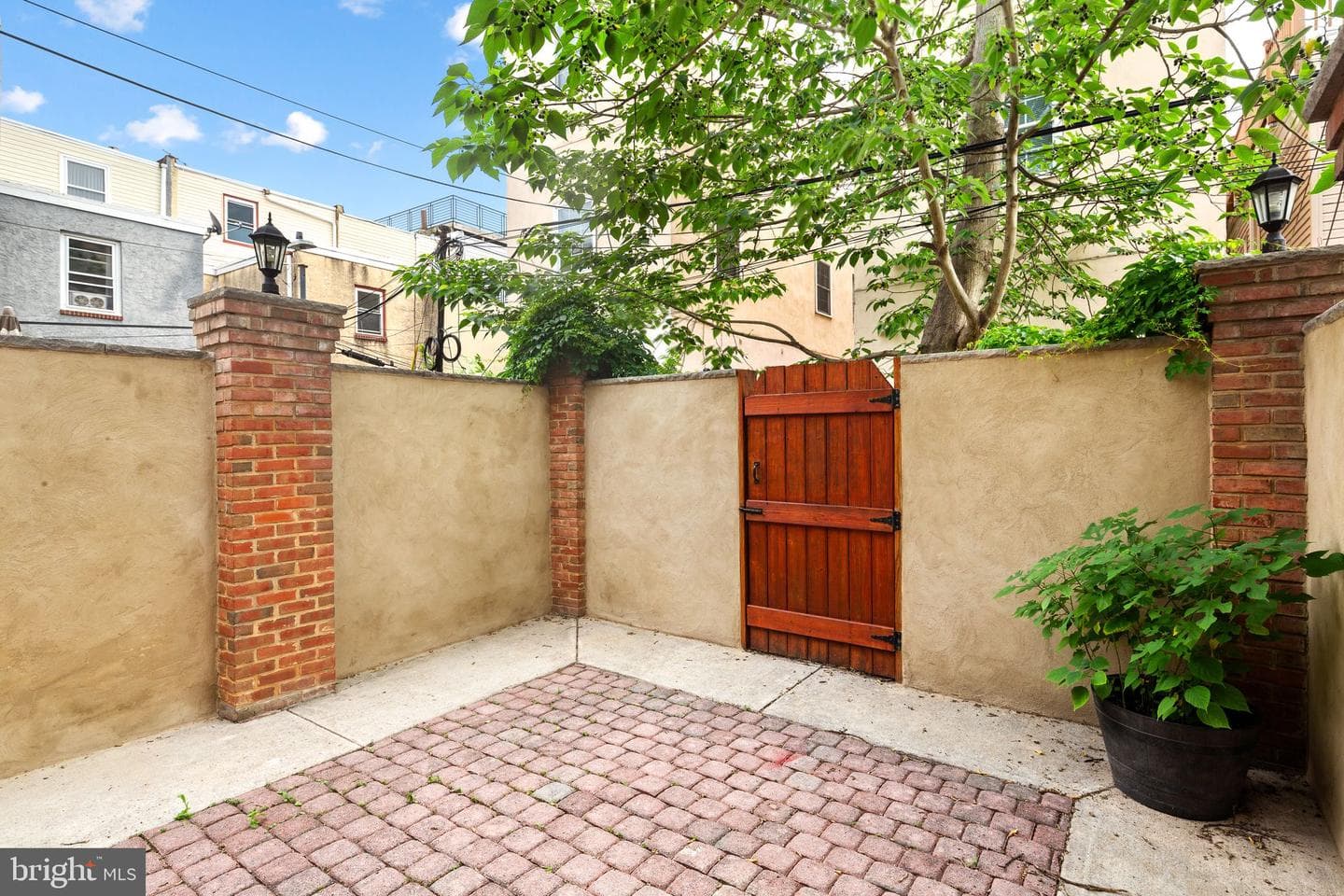 1804 Montrose Street photo 22