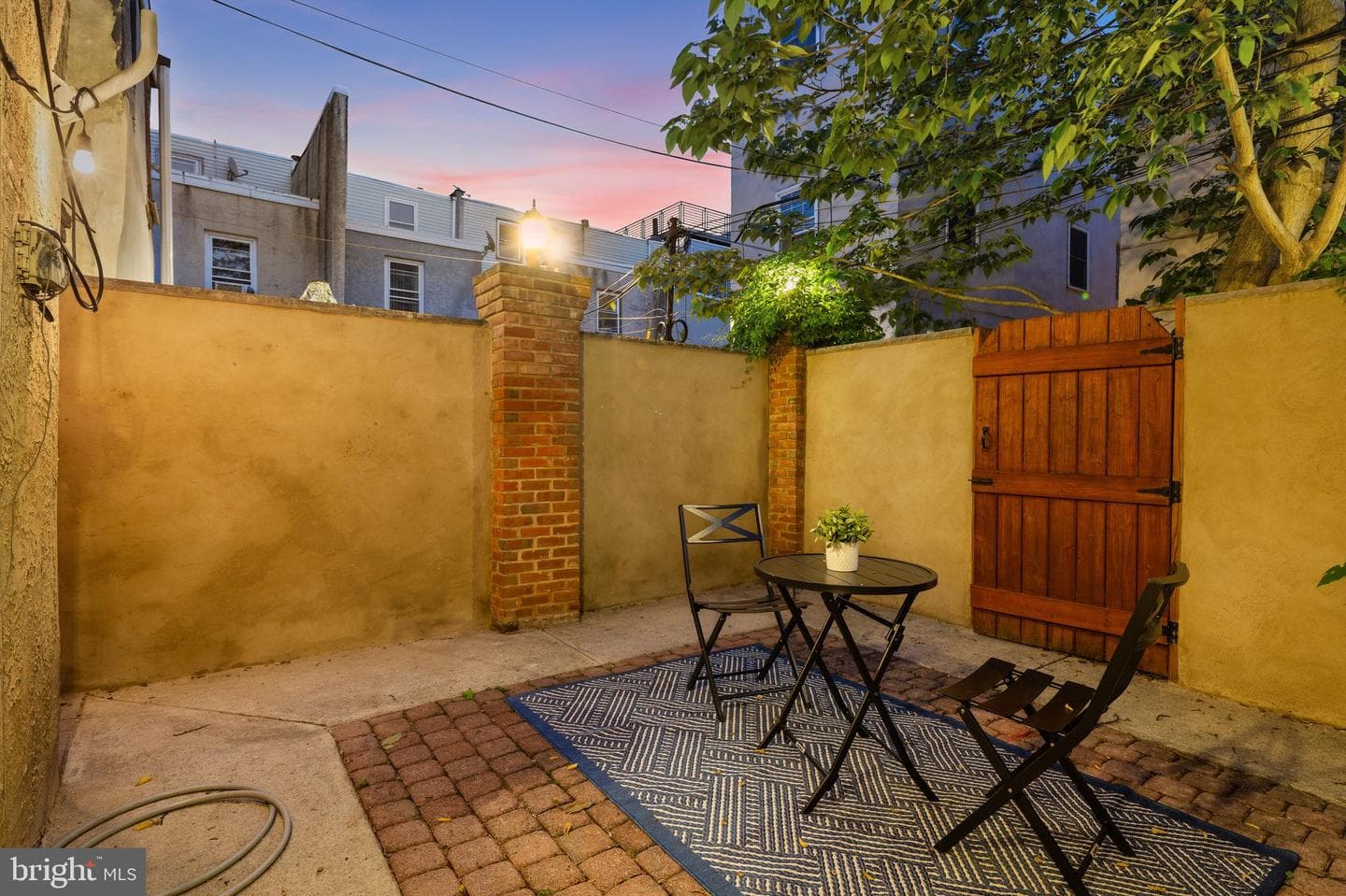 1804 Montrose Street photo 23