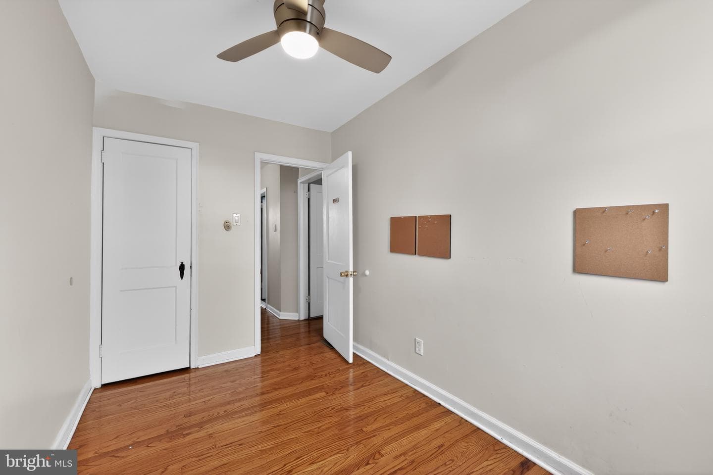 6651 Gillespie Street photo 12