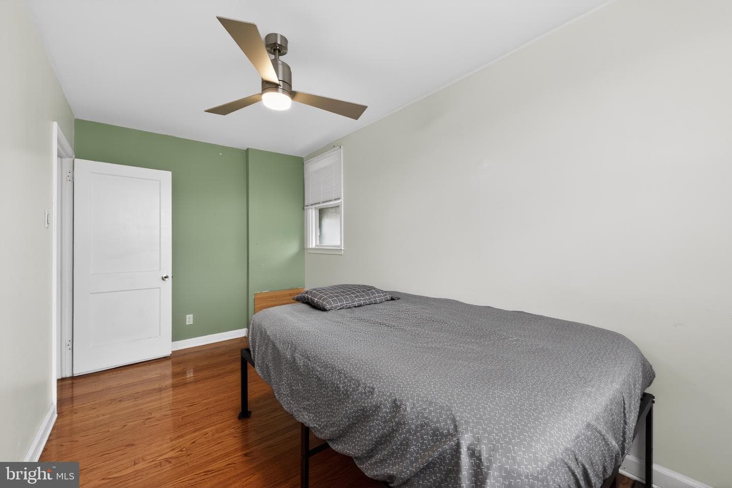 6651 Gillespie Street photo 16