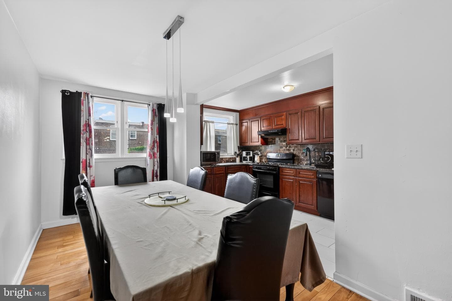 6651 Gillespie Street photo 7