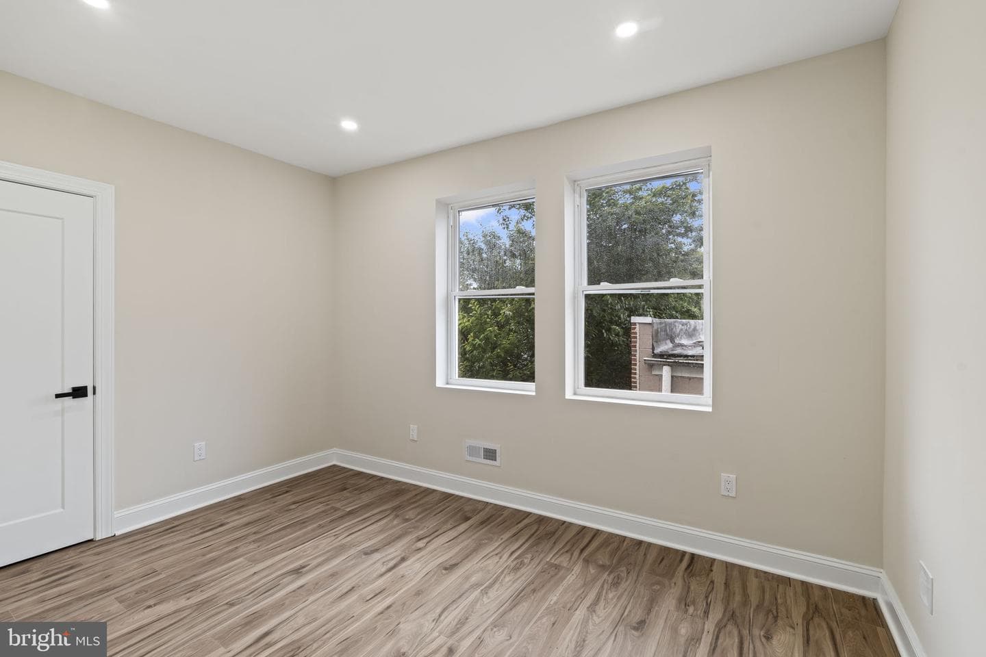 1651 Conklin Street photo 16