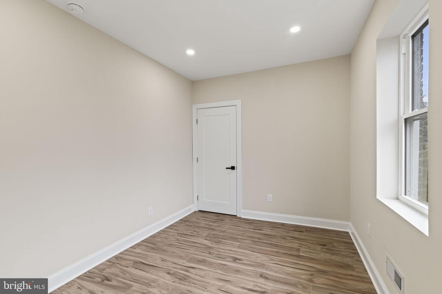 1651 Conklin Street photo 17